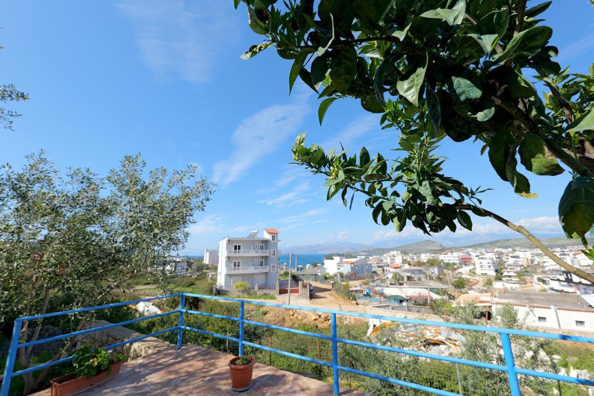 Guesthouse Blue Sky Ksamil Exterior photo